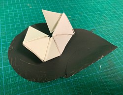 Ndiaye- assemblage de triangle - papier pliés